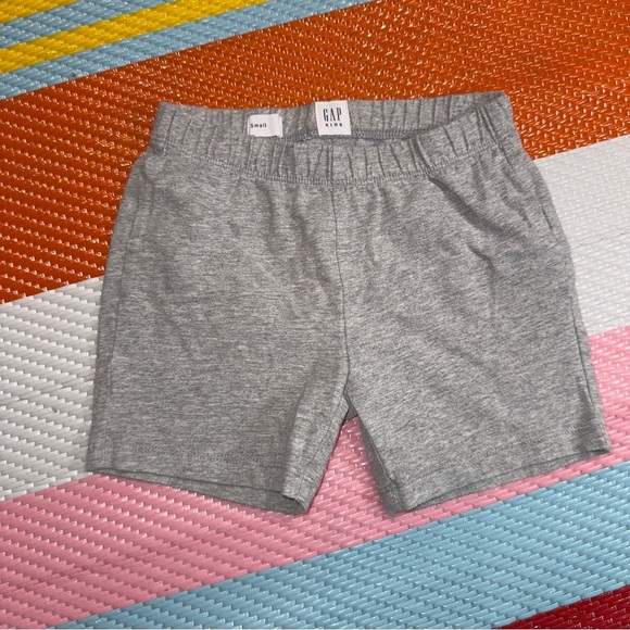 Baby GAP Heather Gray Sweat Shorts Boys Kids Size Small - Picture 1 of 3